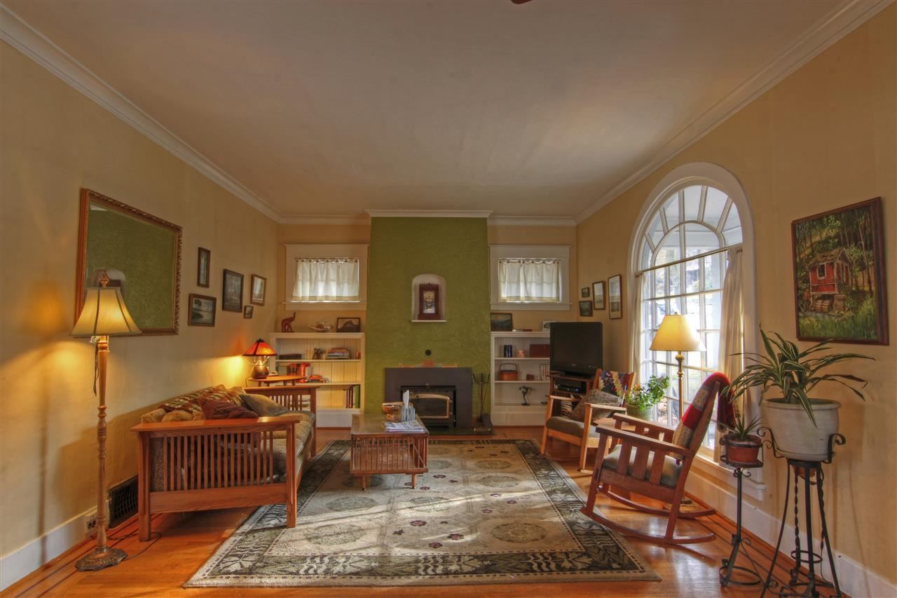 1024 W 11th - Photo 5