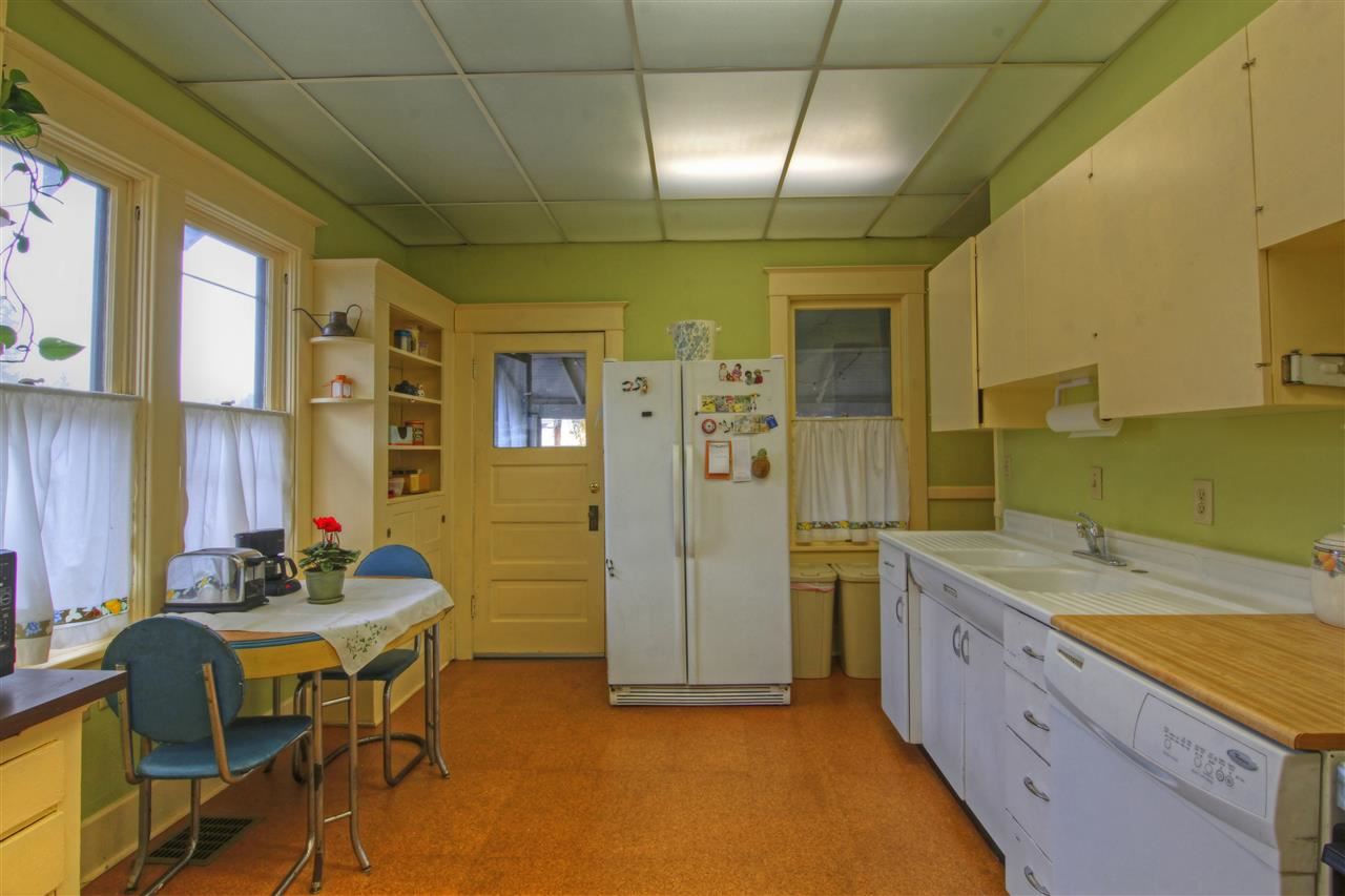 1024 W 11th - Photo 7