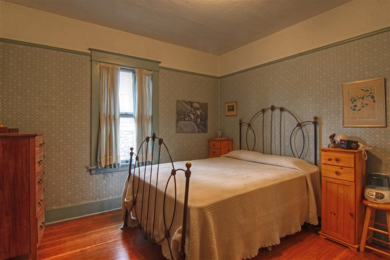 1024 W 11th - Photo 8