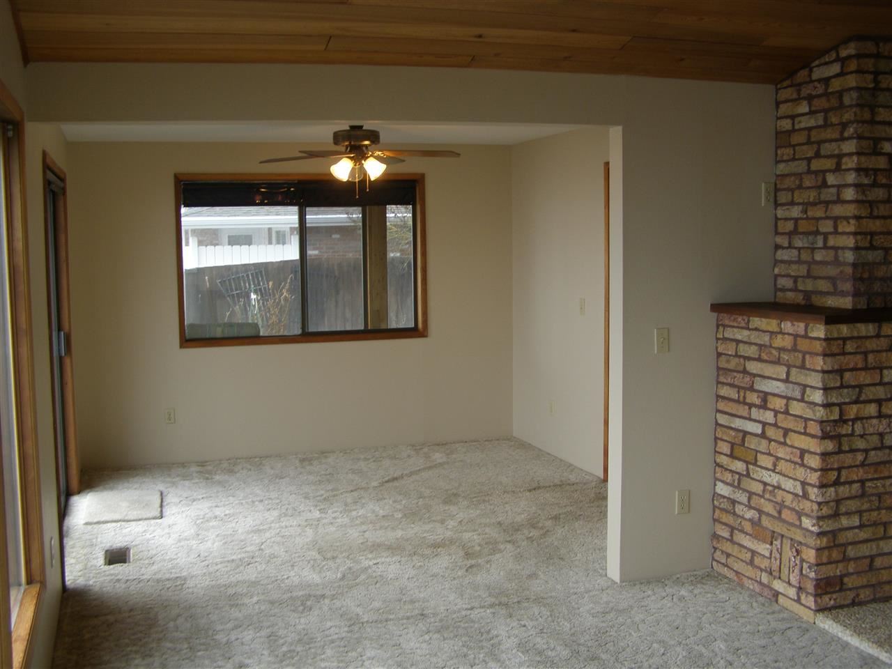 9501 S Freeman Dr - Photo 2