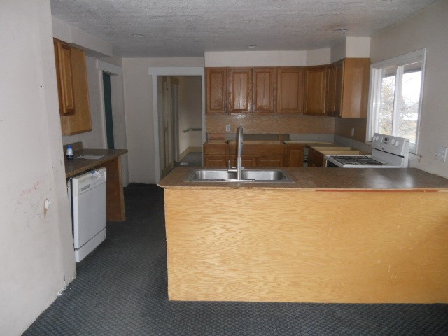 10414 E 8th Avenue - Photo 3