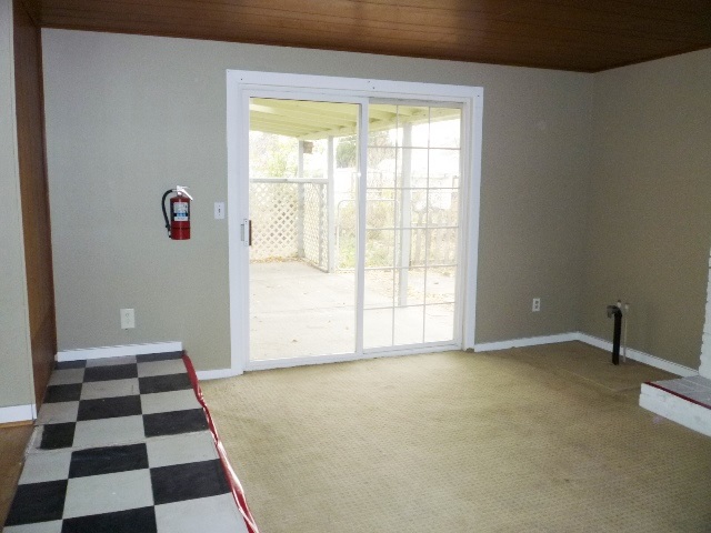 2612 W Crown Ave - Photo 5