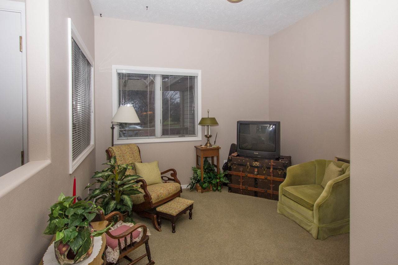 606 N Village Ln - Photo 14
