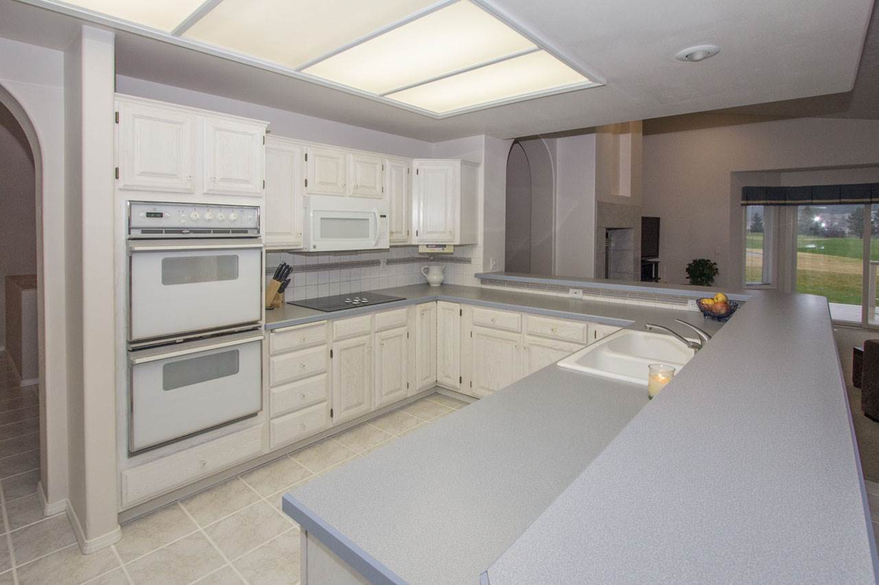 606 N Village Ln - Photo 6