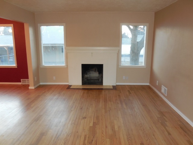 4803 N Normandie St - Photo 3