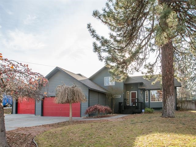 4232 E 40th Ave - Photo 1