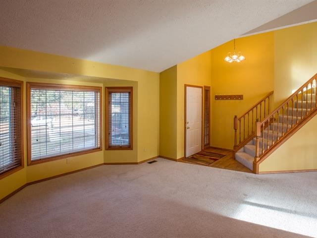 4232 E 40th Ave - Photo 2