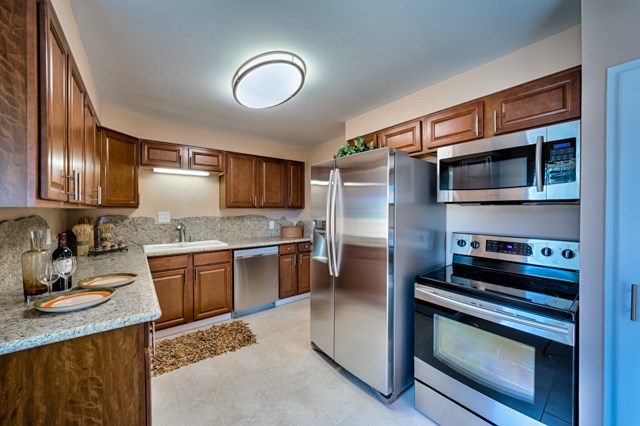 6120 N ELGIN St - Photo 6