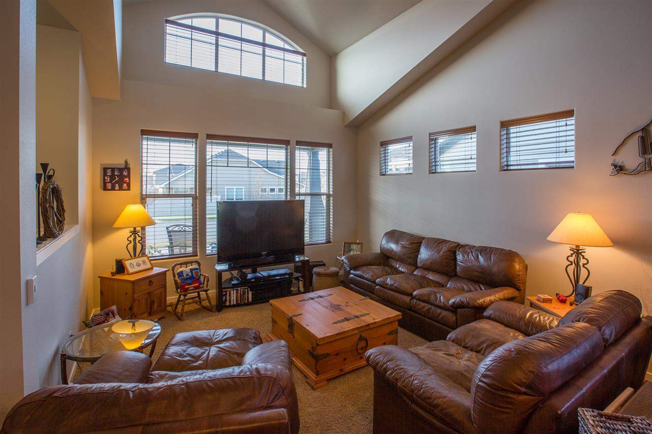 1902 N Meyers Rd - Photo 4