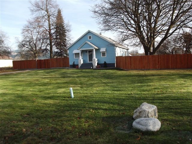 4422 N Evergreen - Photo 2