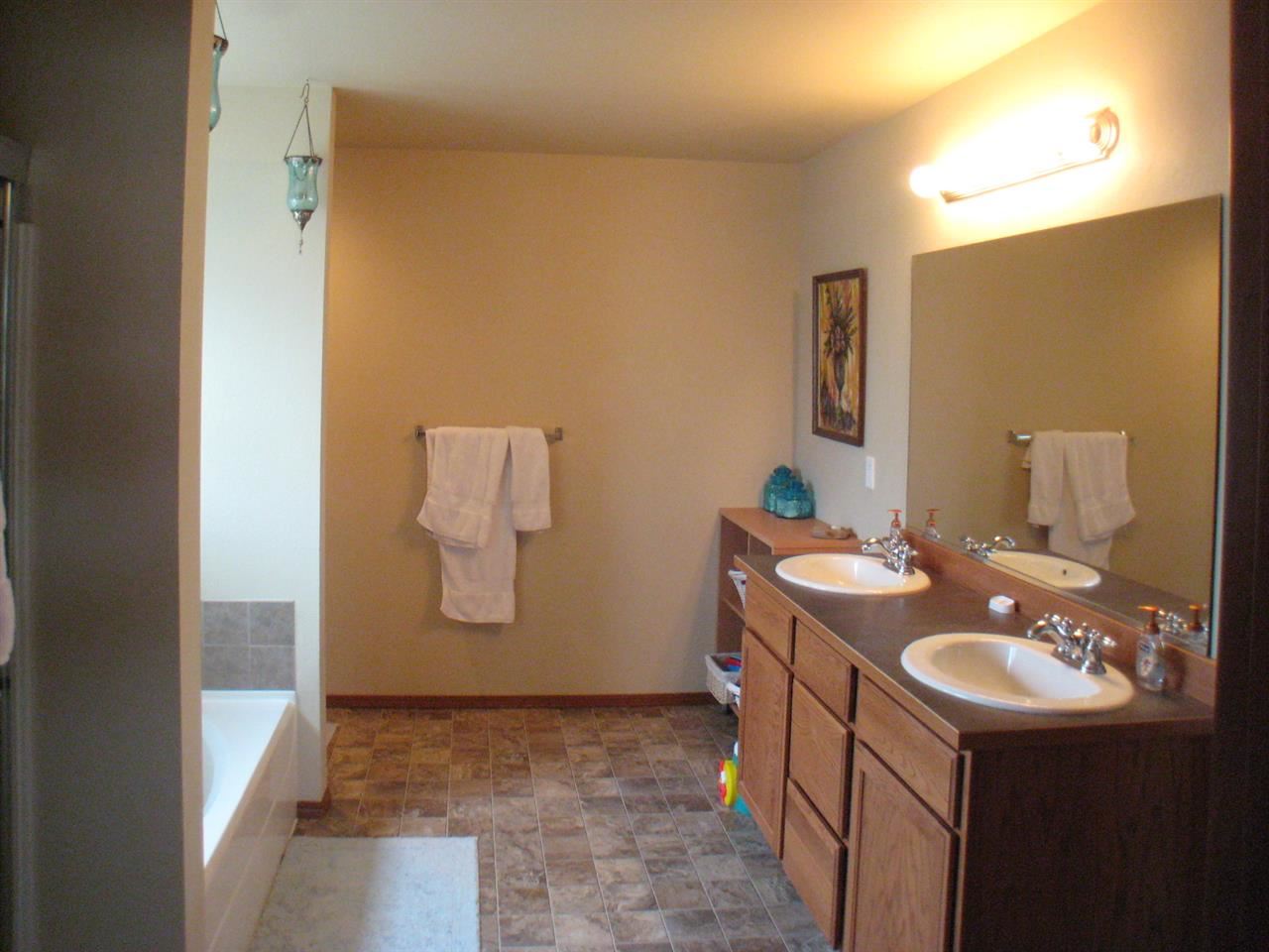 2221 N Eden Rd - Photo 8