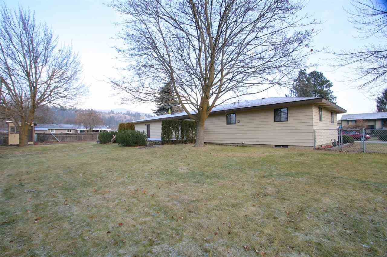 4607 N ISENHART - Photo 3