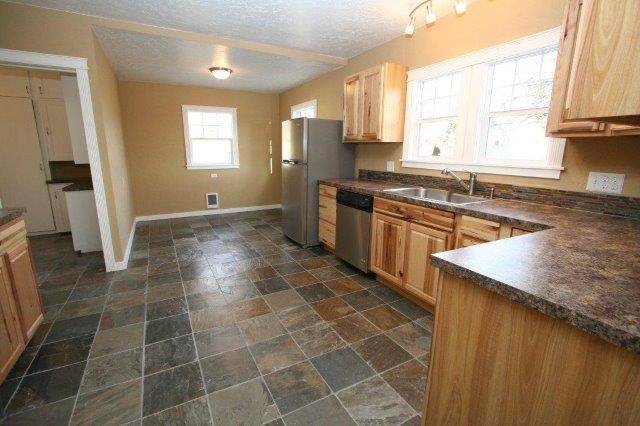 118 S Weaver St - Photo 12
