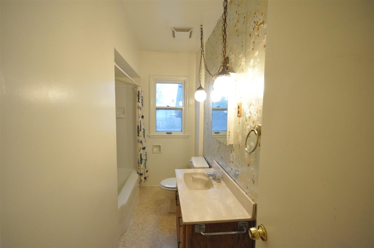 412 E Lacrosse Ave - Photo 9