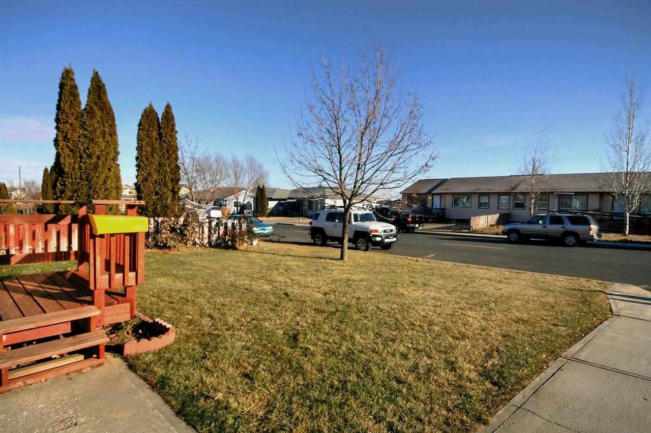 742 S Lawson St - Photo 4