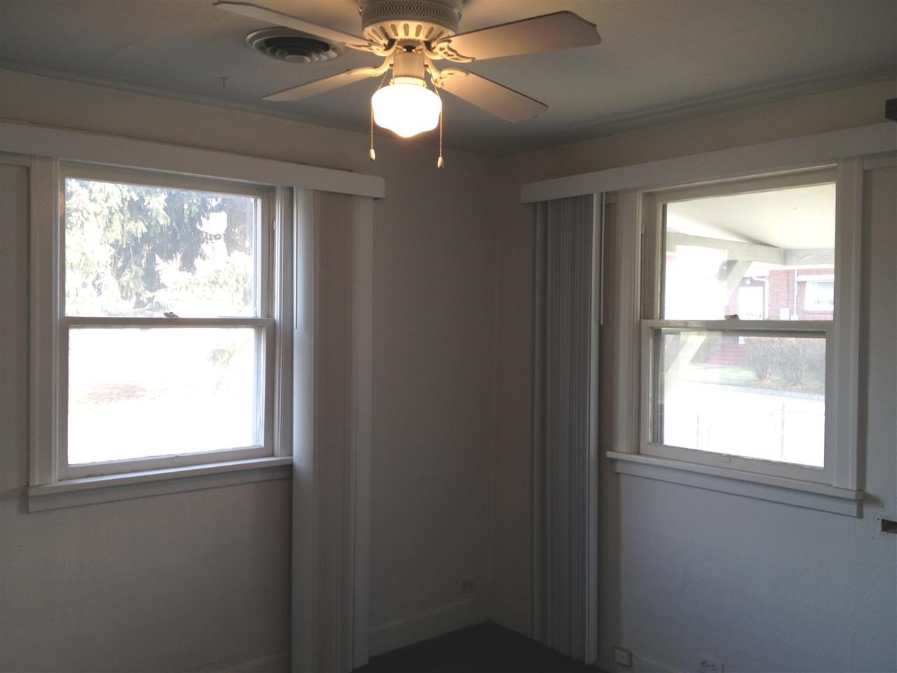 3117 N Cochran St - Photo 4