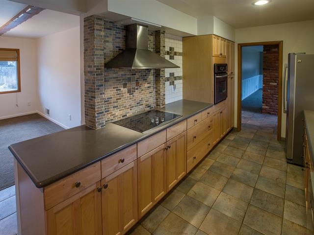 126 W 40th Ave - Photo 6