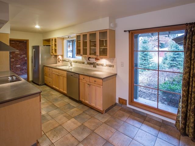 126 W 40th Ave - Photo 7