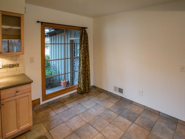 126 W 40th Ave - Photo 9