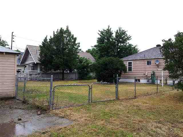 2105 W Maxwell Ave - Photo 16