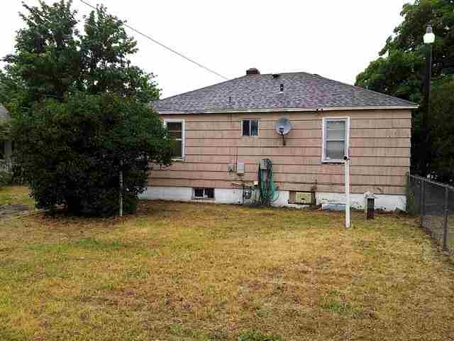 2105 W Maxwell Ave - Photo 17