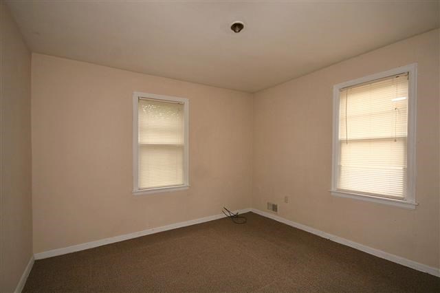 2105 W Maxwell Ave - Photo 8
