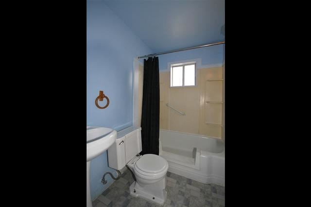 2105 W Maxwell Ave - Photo 10