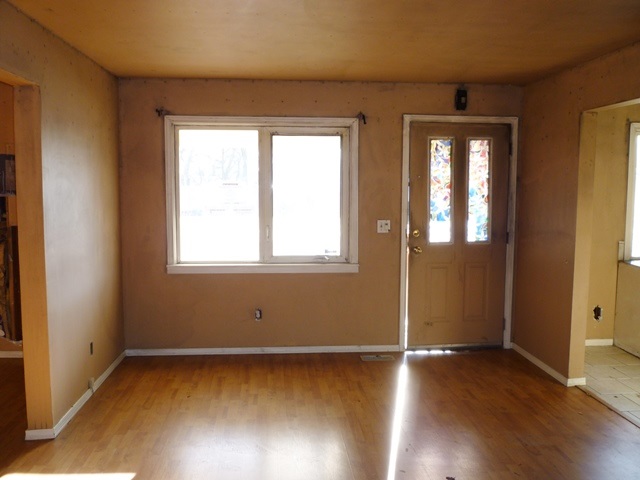 2211 E Euclid Ave - Photo 2