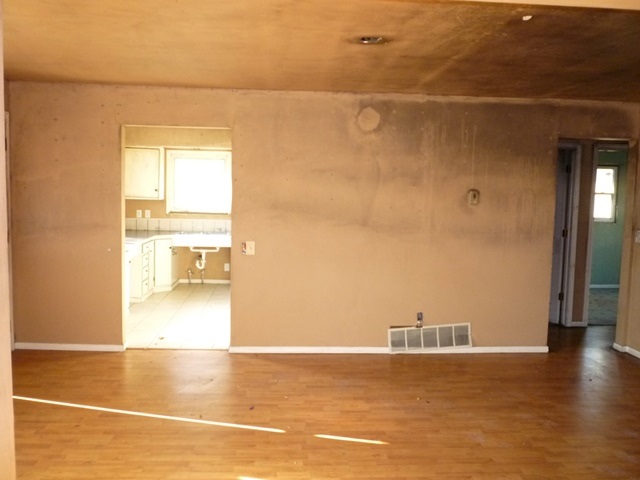 2211 E Euclid Ave - Photo 3