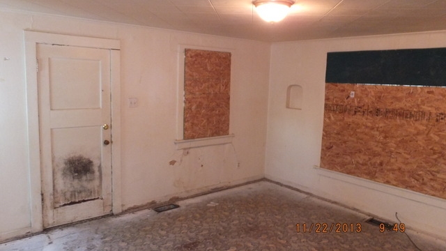 7707 N Market St - Photo 3