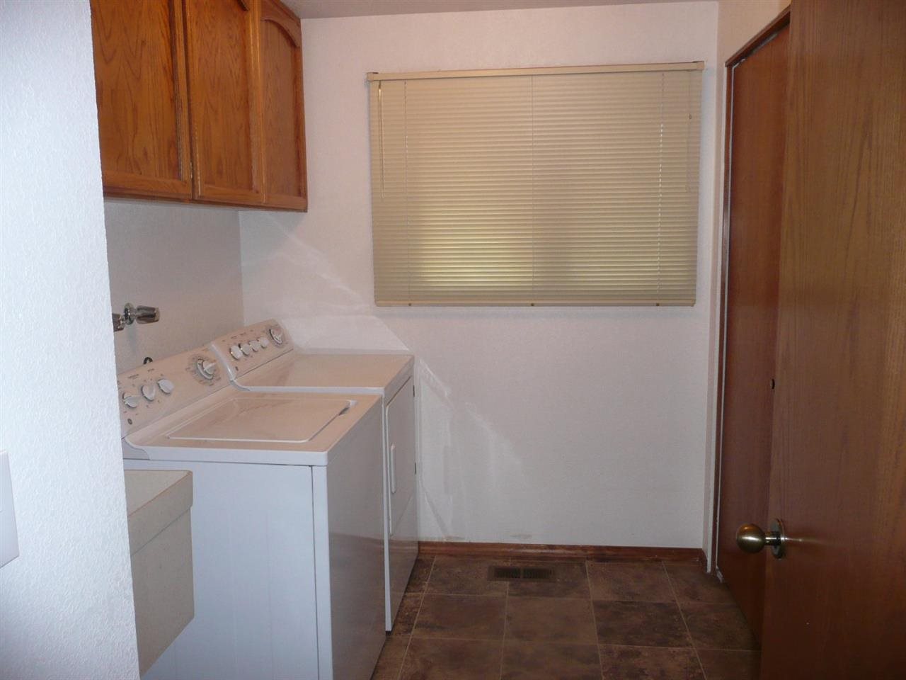306 Oakland St - Photo 12