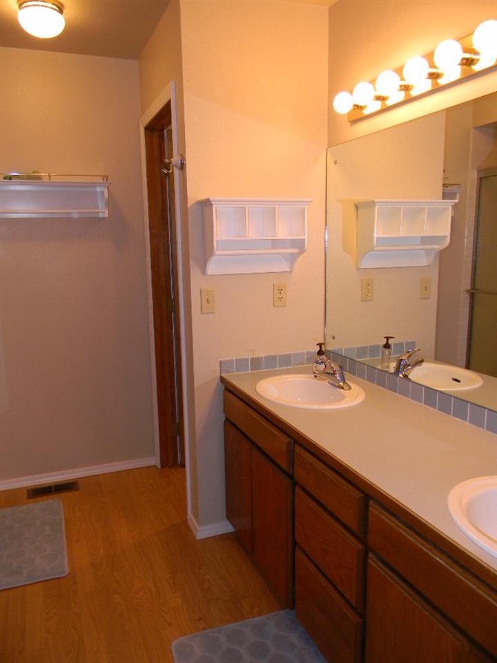 318 E Pine Glen Ct - Photo 9