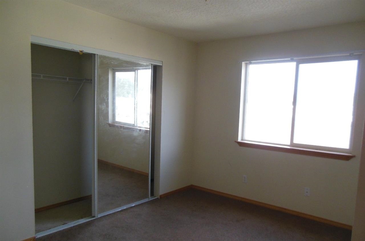 3112 Silverthorn - Photo 4