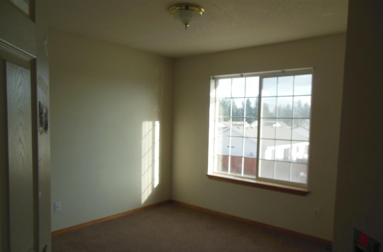 3112 Silverthorn - Photo 5