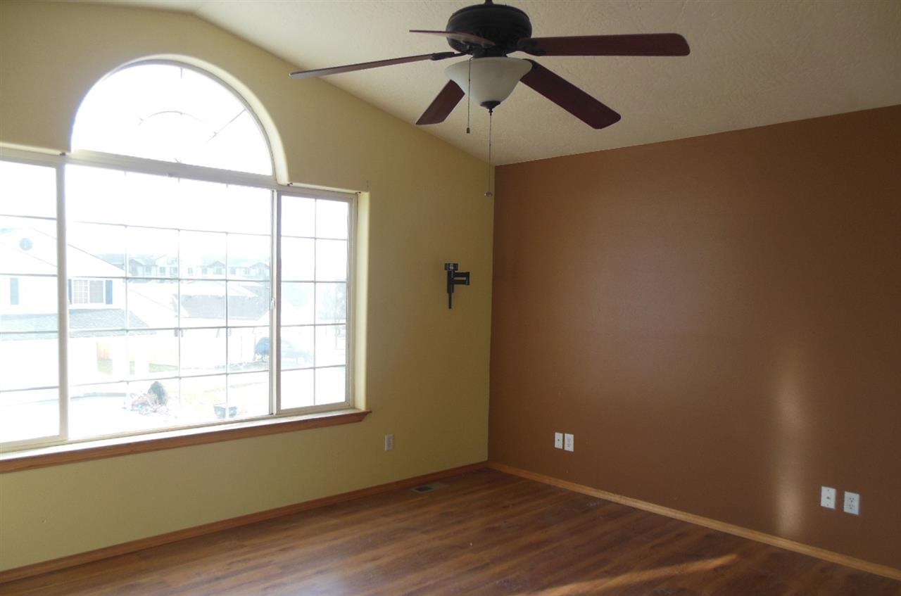 3112 Silverthorn - Photo 6