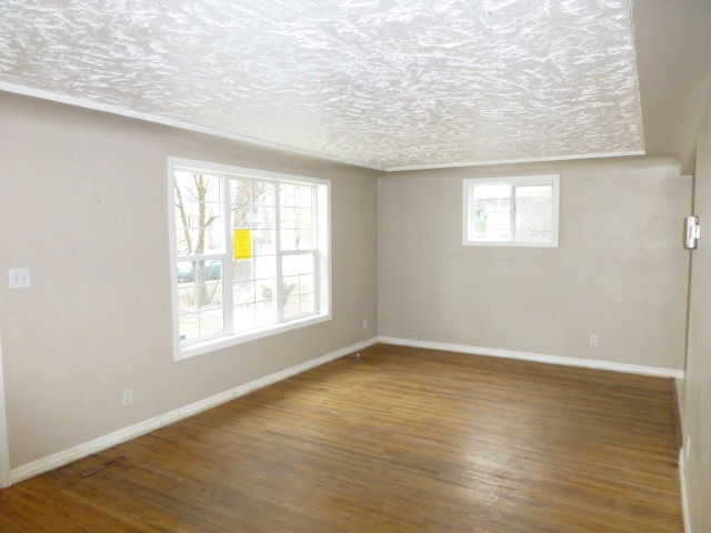 1424 E Nebraska Ave - Photo 3