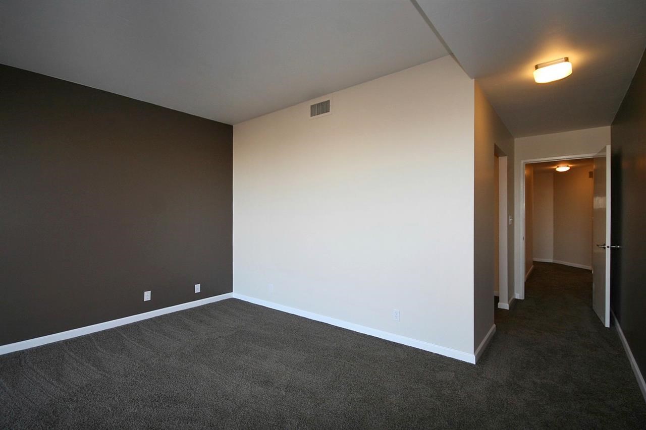 700 W 7th Ave - Photo 12