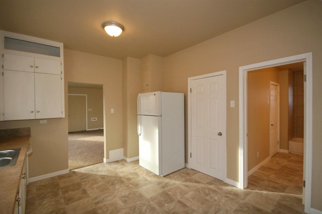 1902 W Sharp Ave - Photo 8