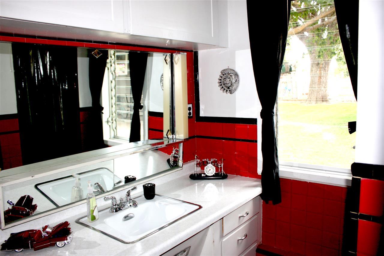1305 N HERALD Rd - Photo 12