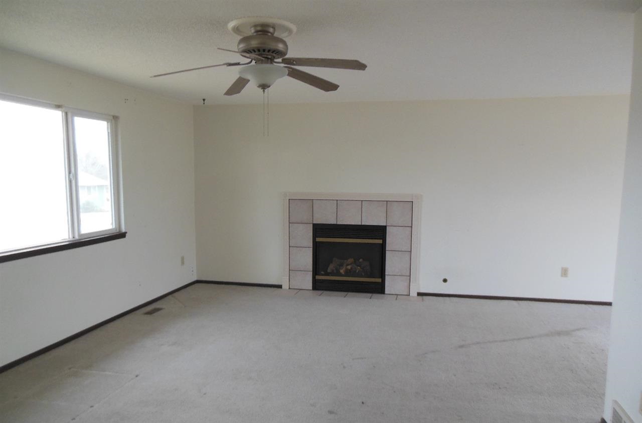 7422 N Hamilton St - Photo 2