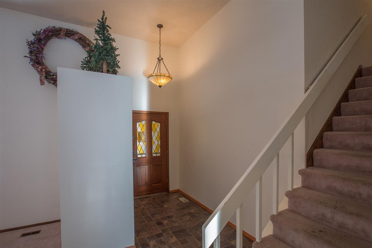 11709 N Fairwood Dr - Photo 2