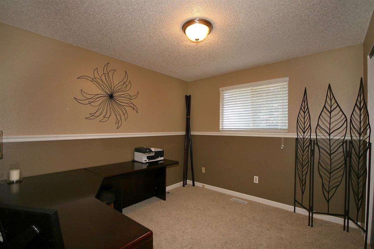 13328 E Rockwell Ave - Photo 11