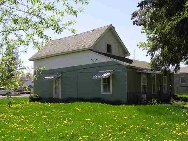 311 E Lake St - Photo 3