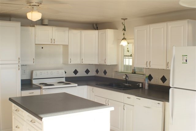 1209 E Lyons Ave - Photo 4