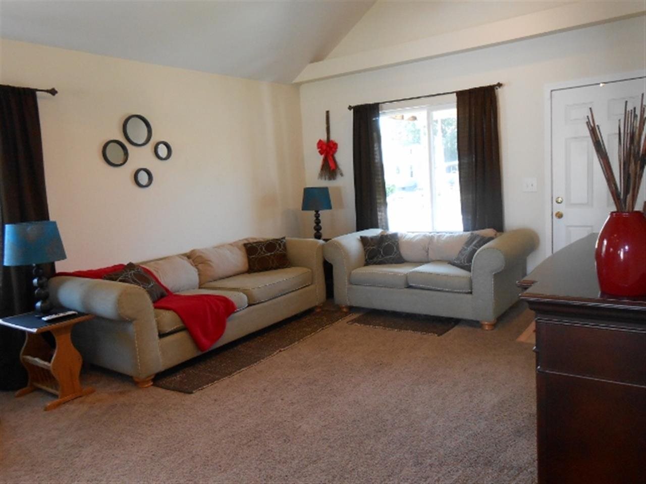 2207 E Everett Ave - Photo 2