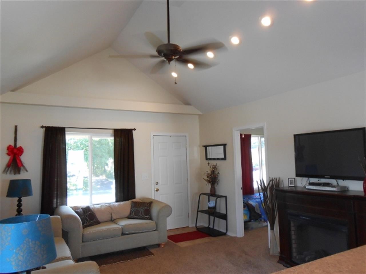 2207 E Everett Ave - Photo 3