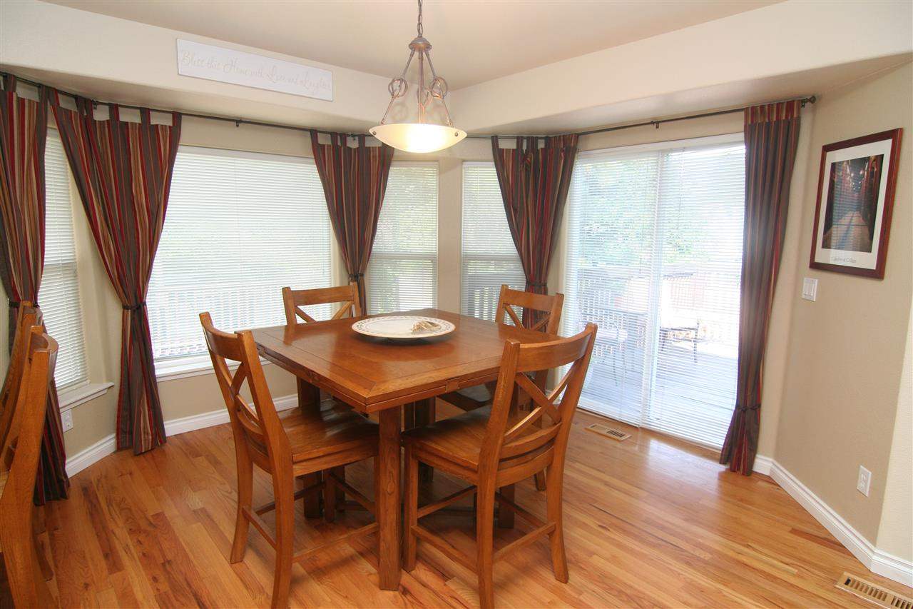 1223 S Grove St - Photo 5