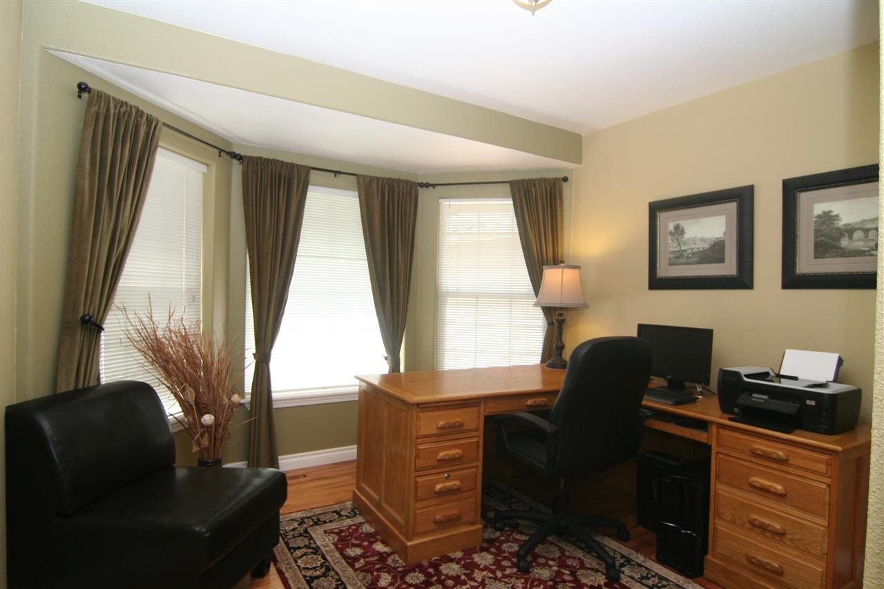 1223 S Grove St - Photo 8