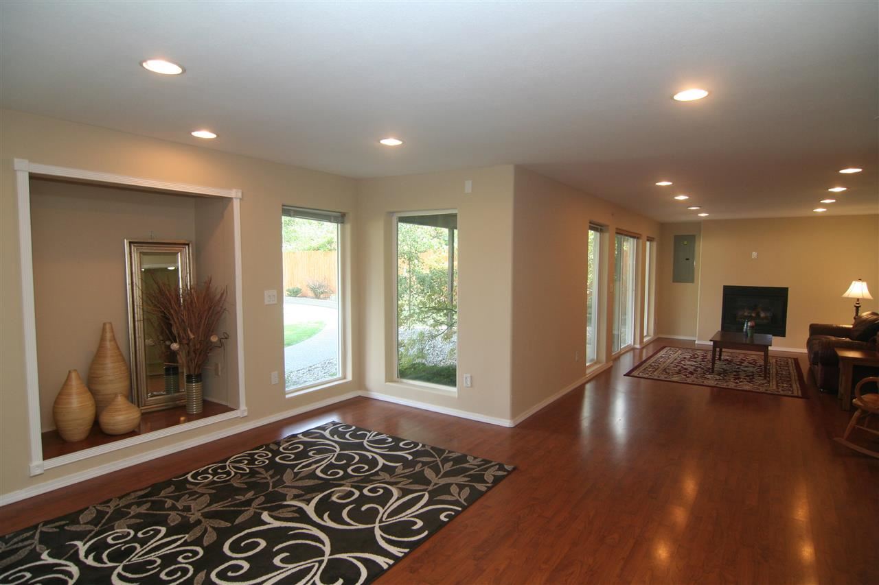 1223 S Grove St - Photo 10