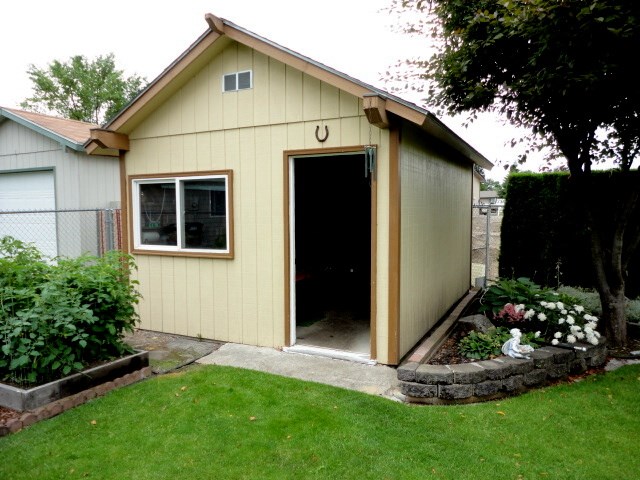 1320 S Bannen Rd - Photo 13